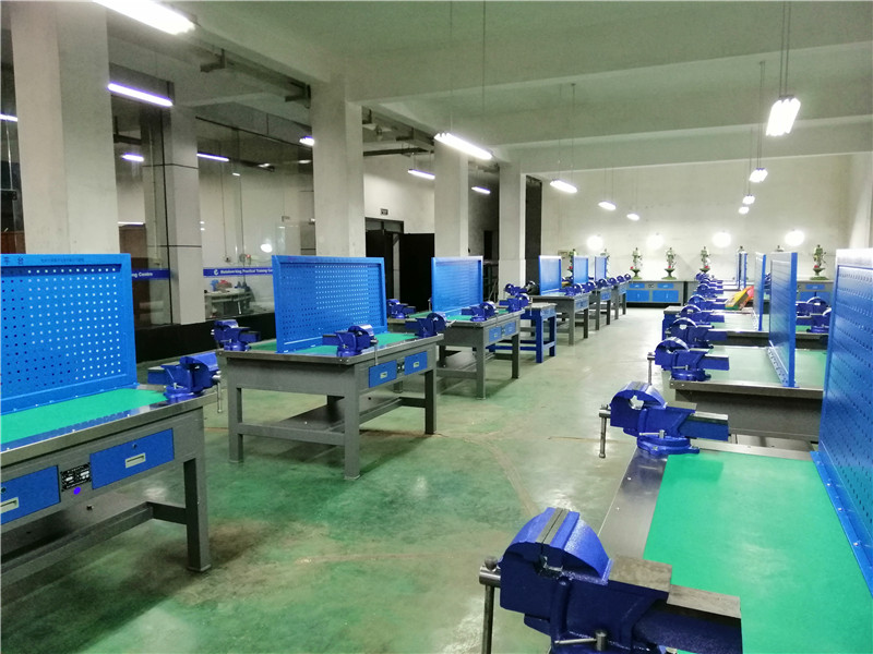 現(xiàn)代鉗工實訓室